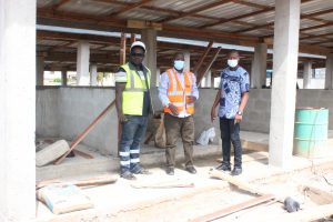 Read more about the article HON. KOJO ACQUAH (MCE EKMA) VISITED THE CONSTRUCTION SITE OF A 30 BAY MARKET SHED AT EAST TANOKROM